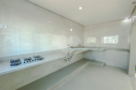 Apartamento com 260m² à venda na Av. Paes de Barros - Recém reformado 100% - Impecável.