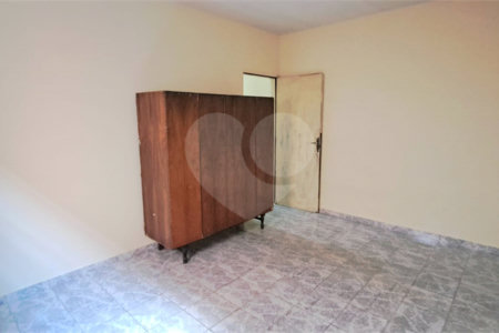 Casa ampla em bairro tranquilo – excelente oportunidade para morar ou investir!