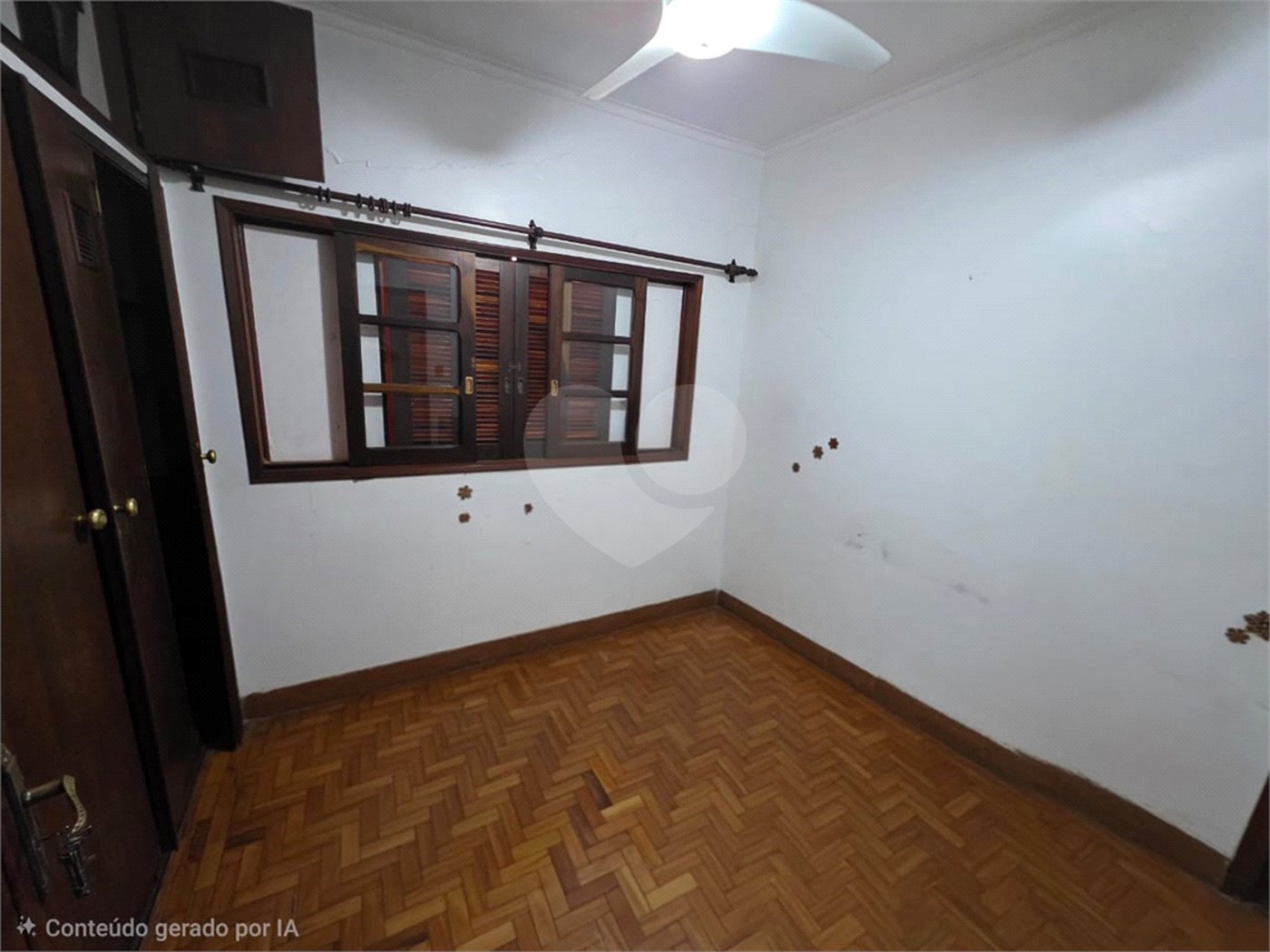 Casa Térrea 5 quartos bem localizada com piscina.