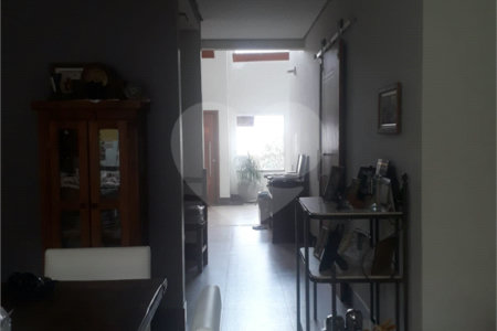 Sobrado à Venda no Condomínio Picollo Villagio com mobilha