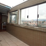 COBERTURA COM PISCINA E CHURRASQUEIRA NA CASA VERDE.