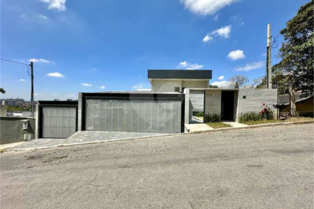 Casa Contemporânea e Mobiliada no Condomínio Palos Verdes – A Essência do Alto Padrão na Granja Viana – 7 suítes, 4 pavimentos com elevador