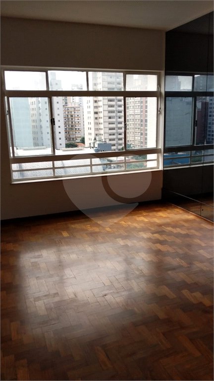 Apartamento à venda no bairro Bela Vista.