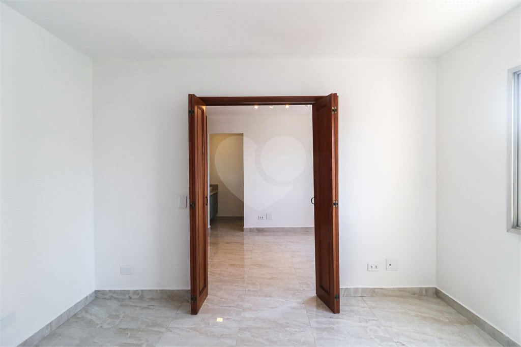 Apartamento 1 Dormitório à Venda na Rua Frei Caneca
