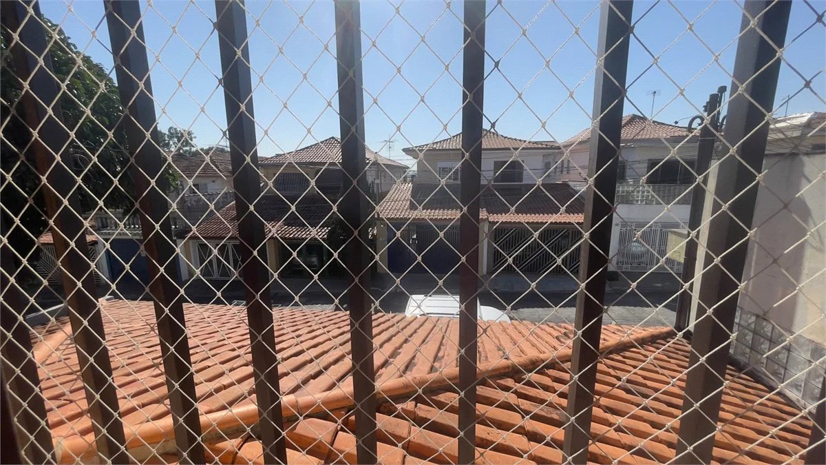 Sobrado à venda com 4 quartos, sendo 1 suíte, em Jardim Ester Yolanda, São Paulo, SP