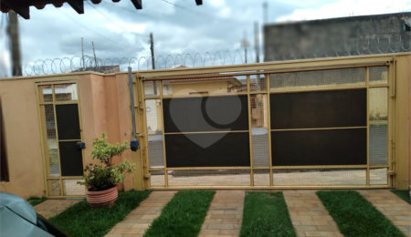 Sobrado à venda com 3 quartos, sendo 2 suítes,  em Vila Prado, São Carlos, SP
