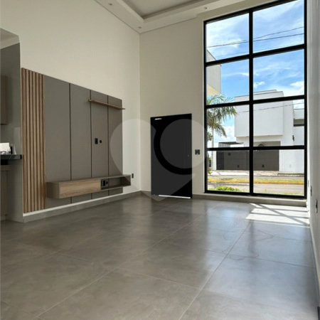 Casa térrea 3 quartos 1 suíte no residencial Terra dos Buritis
