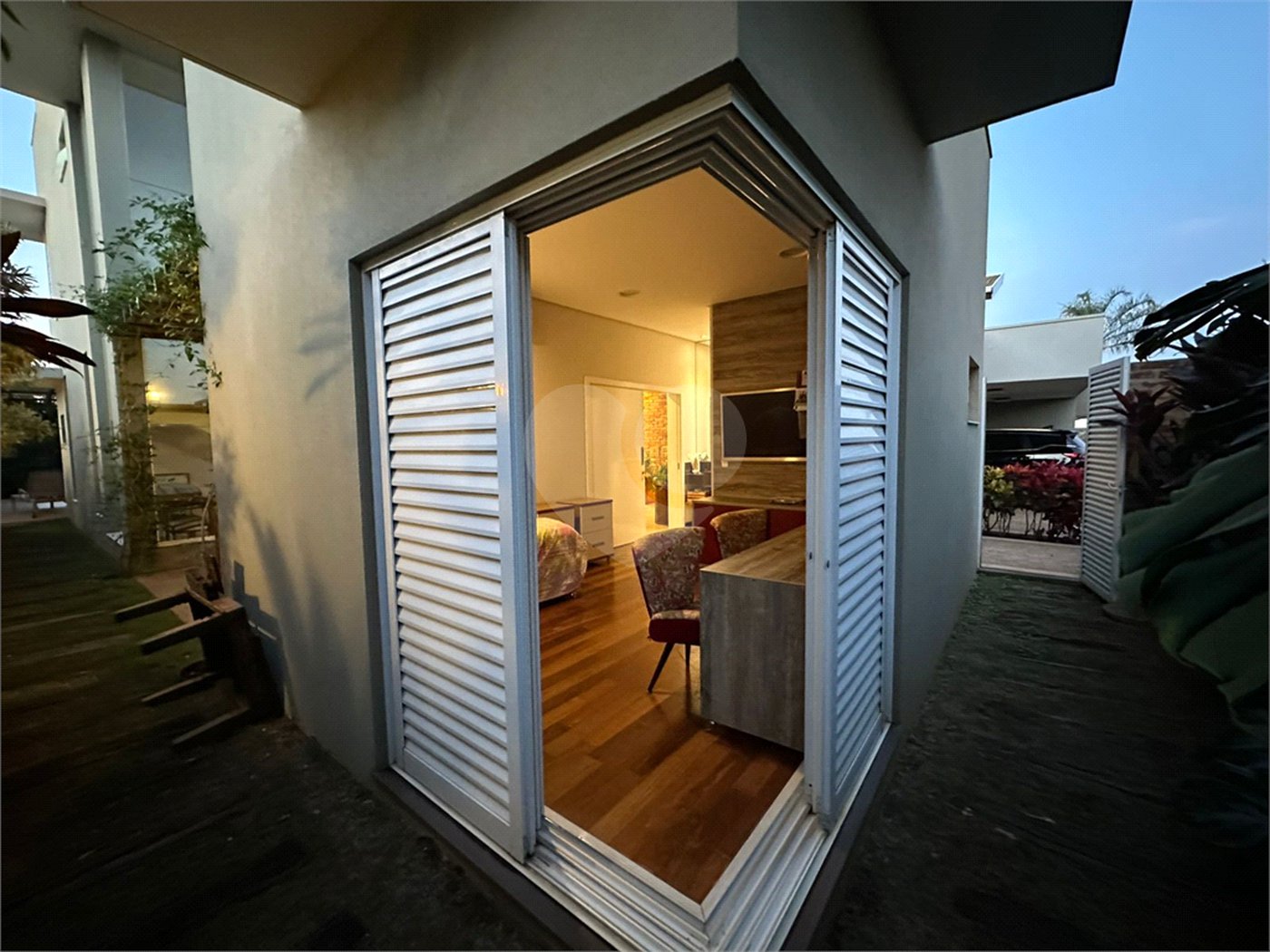 Casa a venda no condomínio Damha II