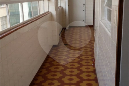 Apartamento à venda no bairro Bela Vista.