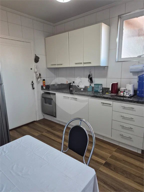 Apartamento à venda no Edifício Pedro Ometto, no coração de Piracicaba.