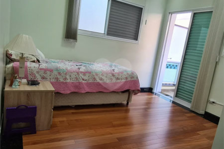SOBRADO DE ALTO PADRÃO A VENDA NA MOÓCA Com 4 suítes 6 vagas.Estuda Permuta