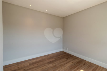 Apartamento para venda em Moema com 3 quartos, sendo 3 suítes, 2 vagas, 149 m²