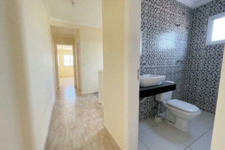 Casa à venda com 3 quartos, sendo 1 suíte, em Jardim Ester, São Paulo - SP
