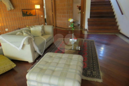 Casa de Vila à venda com 5 quartos, sendo 3 suítes, em Morumbi, São Paulo, SP