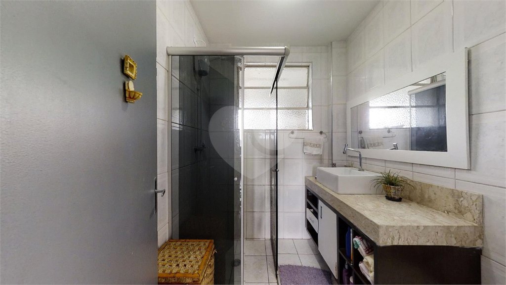 Apartemento com dois dormitórios na Bela Vista.
