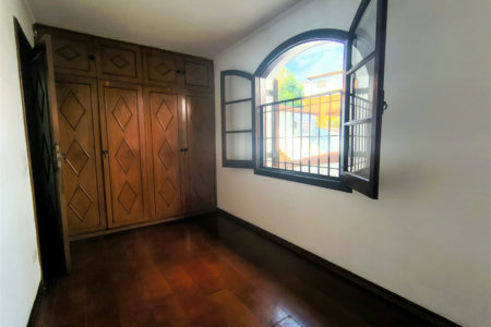 Sobrado à venda com 3 quartos, sendo 1 suíte,  em Jardim Esmeralda, São Paulo, SP