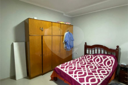 Casa Térrea com 2 dormitórios, sendo 1 suíte.