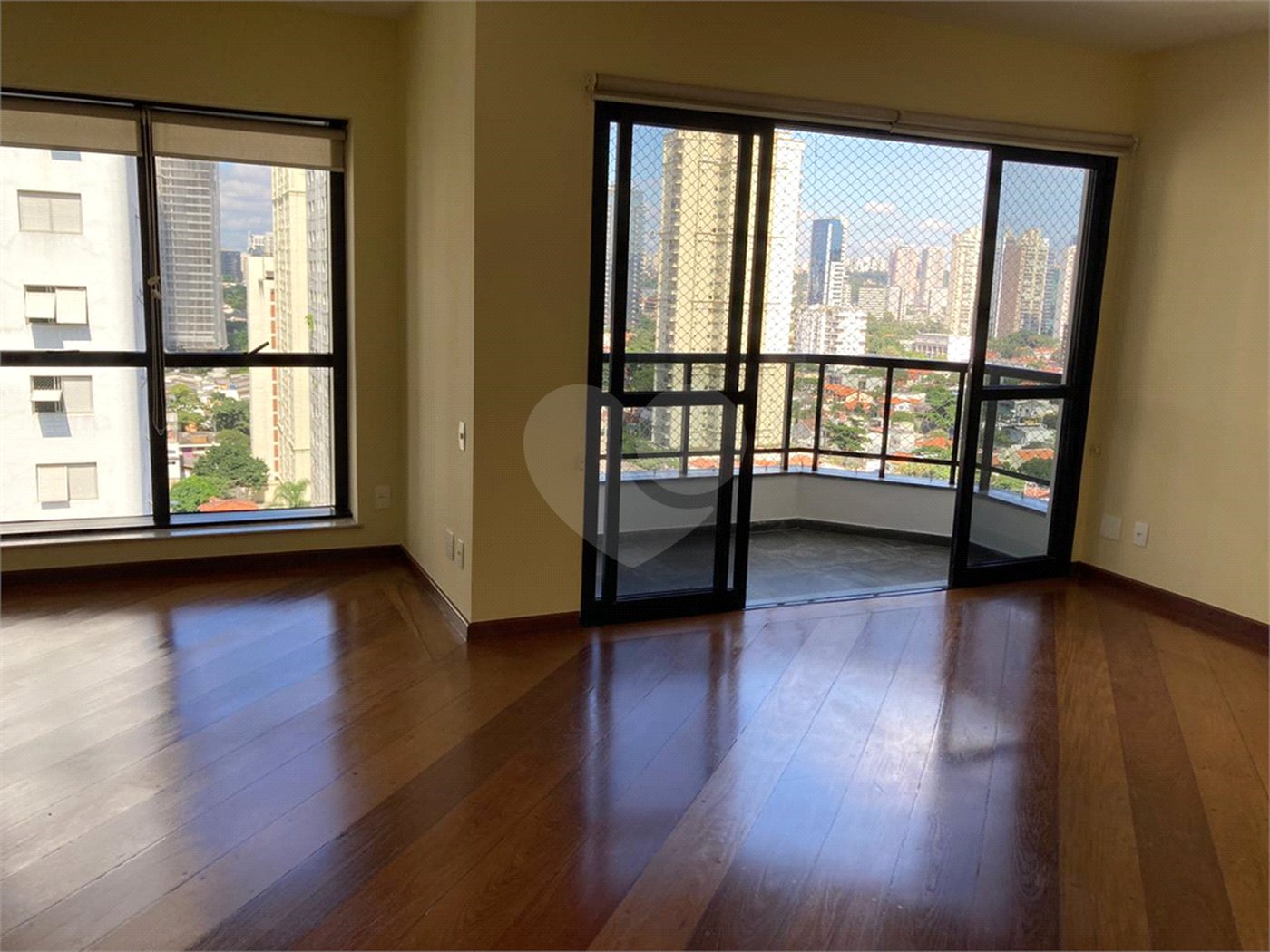 Apartamento para alugar com 3 quartos, sendo 1 suíte, em Brooklin, São Paulo, SP