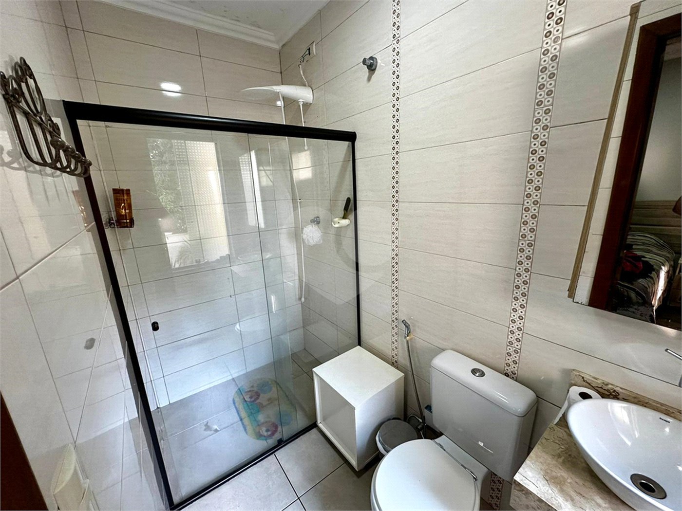 Casa com Piscina e Churrasqueira | 2 Suítes | Edícula | 3 Vagas | 275m²