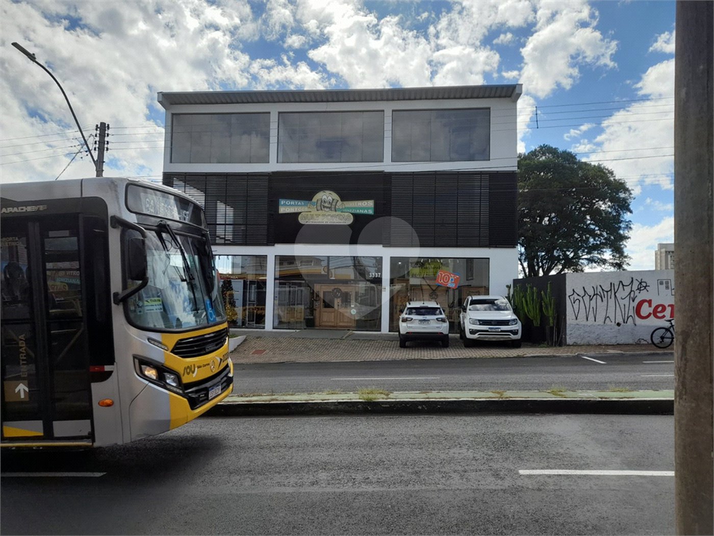 Galpão Comercial à Venda – Localização Estratégica na Avenida São Carlos