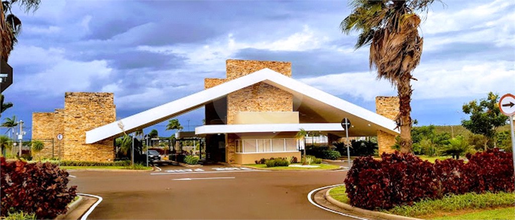 Casa em Construção no Condomínio de alto padrão Dahma III