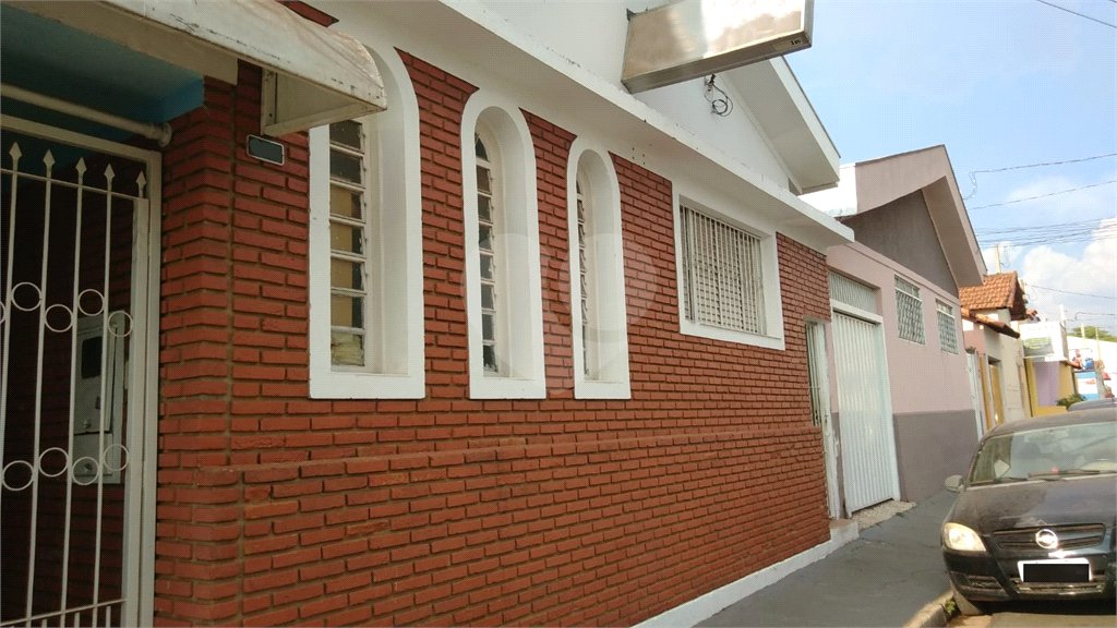 Casa térrea para venda.