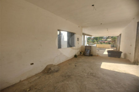 Terreno 810 metros à venda em Atibaia com projeto aprovado exclusivo de alto padrão com construção inacabada