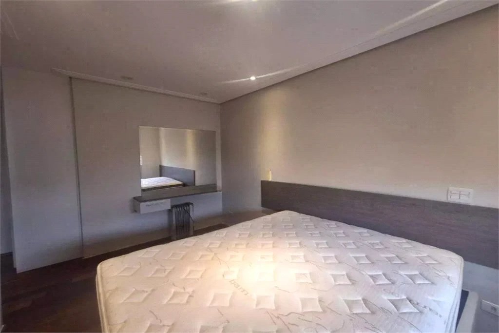 Apartamento à venda com 3 quartos, sendo 1 suíte, em Parque Reboucas, São Paulo, SP