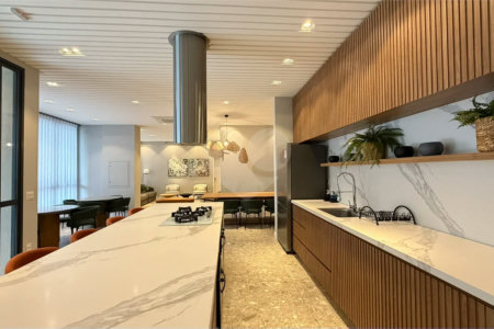 Indaiatuba- Sp - Edificio Athmosfera- R$ 1.800.000,00 - andar alto - 130,00 ms de area util - 3 suites, lavabo, sala 2 ambientes, 3 vagas de garagens - Area de lazer - Brinquedoteca - Piscina - Portão eletrônico - Portaria 24hs - sala de ginástica - Salão de festas - Salão de jogos - Cinema