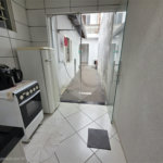 Casa térrea à venda no Douradinho com 2 quartos e edícula com mais dois quartos e 2 banheiros.