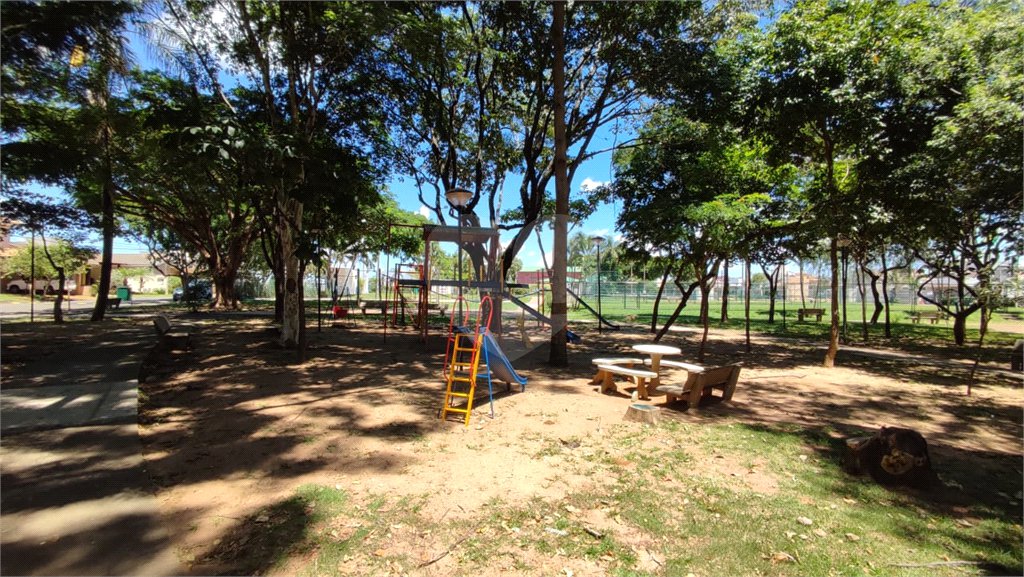 Casa à Venda de 5 dormitórios em São Carlos, no Residencial Eldorado