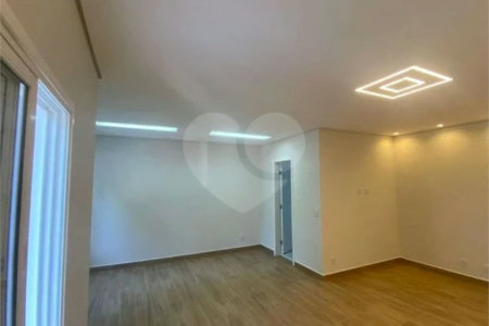 Casa à venda no bairro Dos Casa, em São Bernardo do Campo, com 280 m², 4 dormitórios, 3 suítes, 4 vagas, hidromassagem e fácil acesso às principais rodovias.