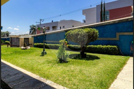 Casa com 6 Quartos e 8 banheiros à Venda, 1500 m² de Terreno em Atibaia/SP
