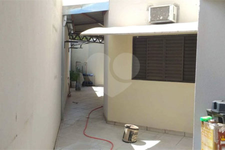 Casa térrea para venda em Araraquara/SP.