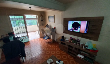 Sobrado à venda com 3 quartos, sendo 1 suíte,  em Jardim Helga, São Paulo, SP