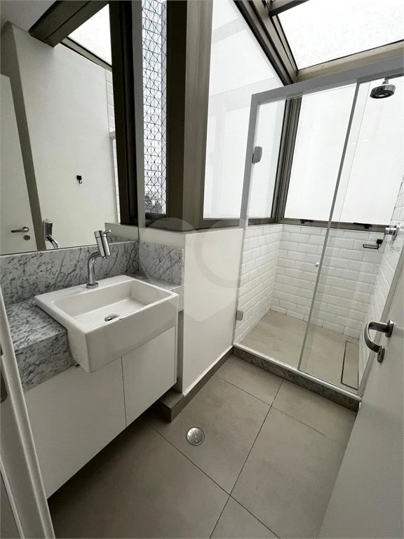 Linda Cobertura Duplex para venda no Jardim Paulista com 87,45 m² decorada!