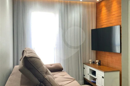 EXCELENTE APARTAMENTO Localizado no bairro do Bom Retiro próximo à Avenida Santos Dumont, com acesso