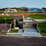 Casa térrea 3 dormitórios (3 suítes), espaço gourmet, piscina, 2 vagas garagem, condomínio fechado com ampla área lazer