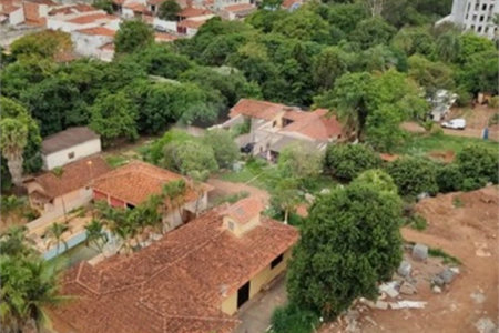 Apartamento no Condomínio Parque dos Manacás.