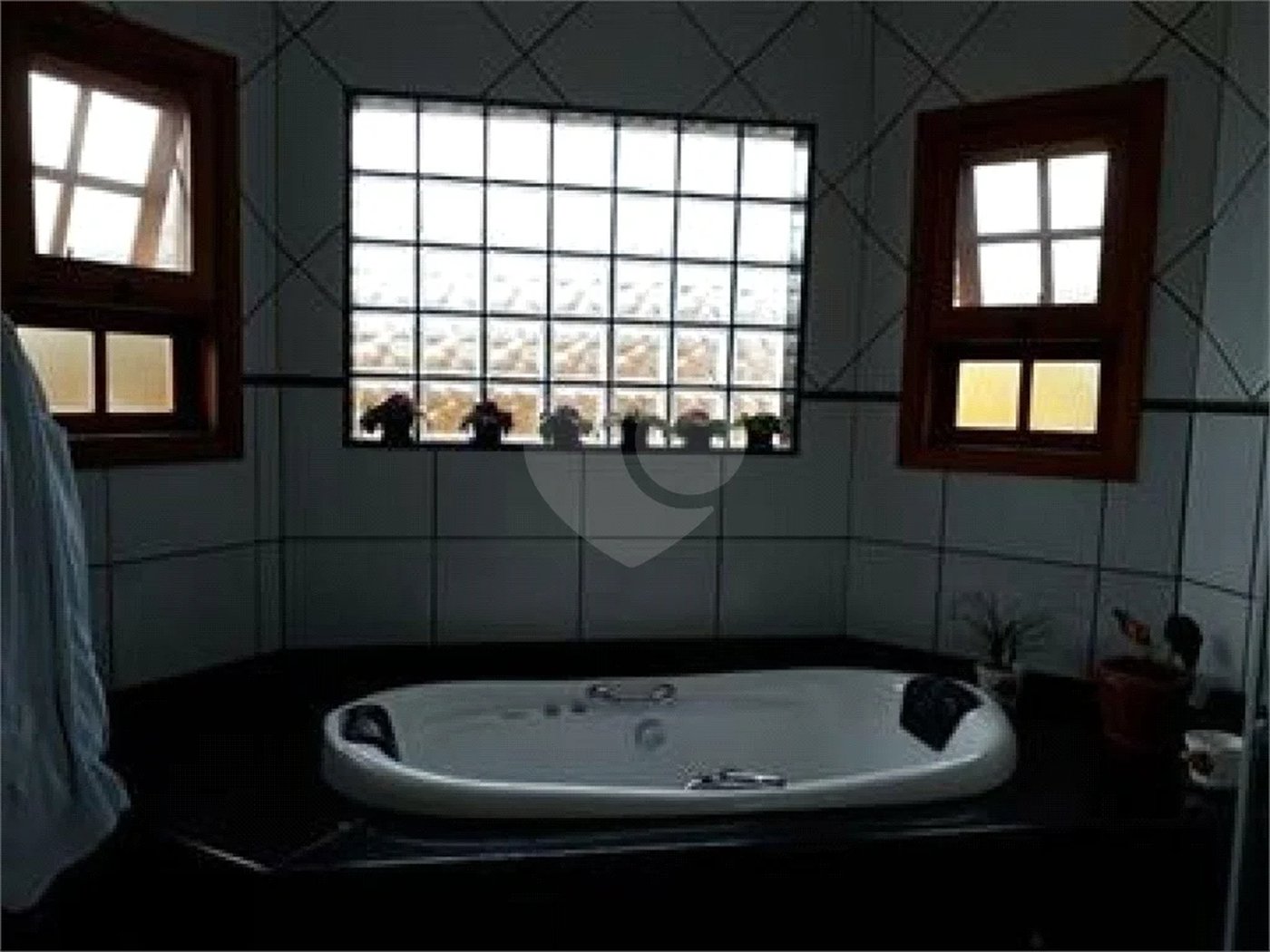Casa à venda com 3 suítes em Estância Santa Maria do Laranjal, Atibaia, SP