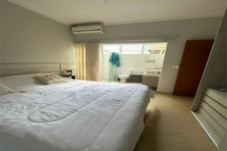 Casa térrea 2 quartos 1 suíte e piscina. Jardim Embaré