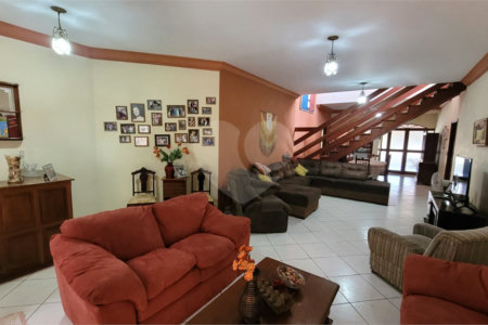 Casa em Condomínio, no Parque Sabará