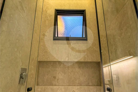 Indaiatuba - Condominio Sapezal - R$ 2.400.000,00 - Área Total 360,00 m² - Área Construída 213,32 m² - TÉRREA - 03 suítes sendo a master com closet; - Escritório; Lavabo; Cozinha com cooktop e planejados; Gourmet com churrasqueira; Ambientes preparados para ar condicionado; Piscina com cascata,