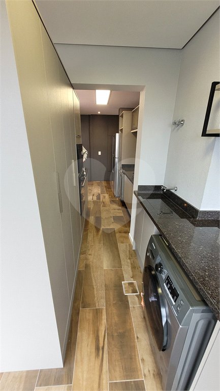 Apartamento de 2 quartos mobiliado à venda no Paraíso