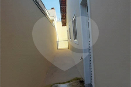 Casa térrea para venda, com 3 dormitórios, sendo 1 suíte.