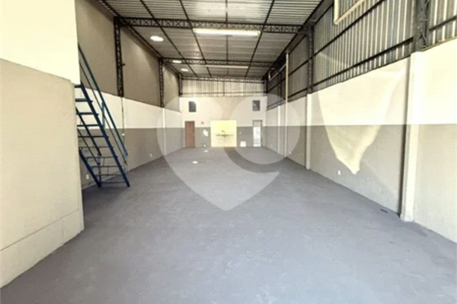 Salão Comercial para alugar no Bairro Água Branca