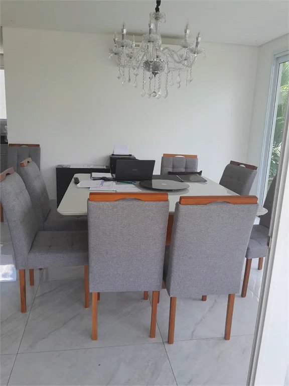 Casa à venda com 3 suítes em Moinho Velho, Cotia, SP