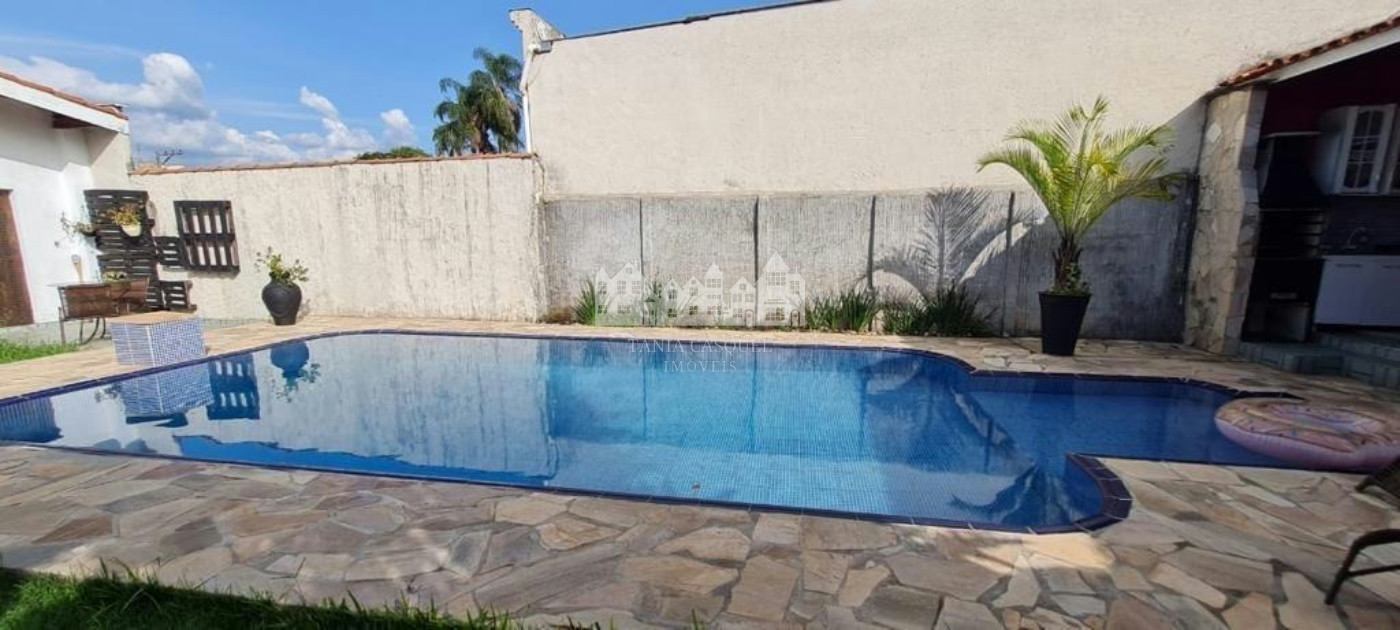 Casa à venda com 3 quartos, sendo 1 suíte, em Vila Santista, Atibaia, SP