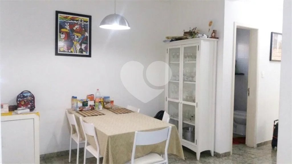 Lindo Sobrado em Condomínio