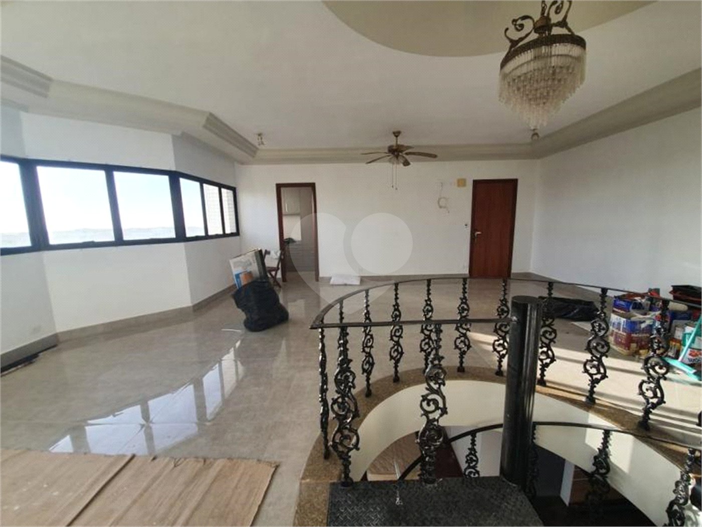 Apartamento Cobertura, no Condomínio Porto Sol.